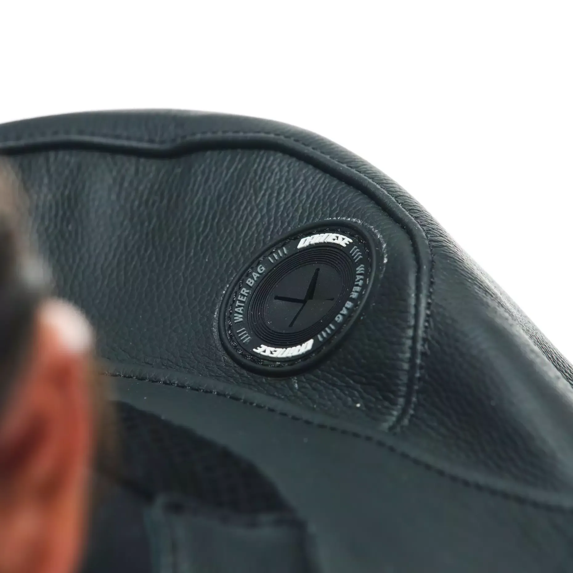 TOSA MONO DE CUERO PERFORADO 1PZ HOMBRE